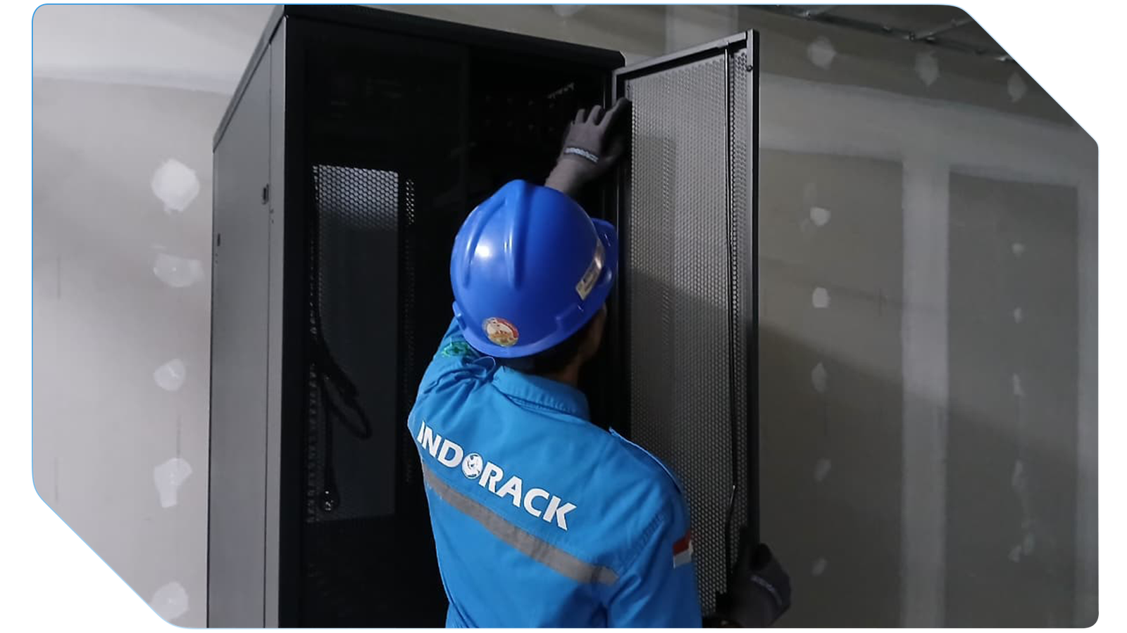 Perakitan perfored door